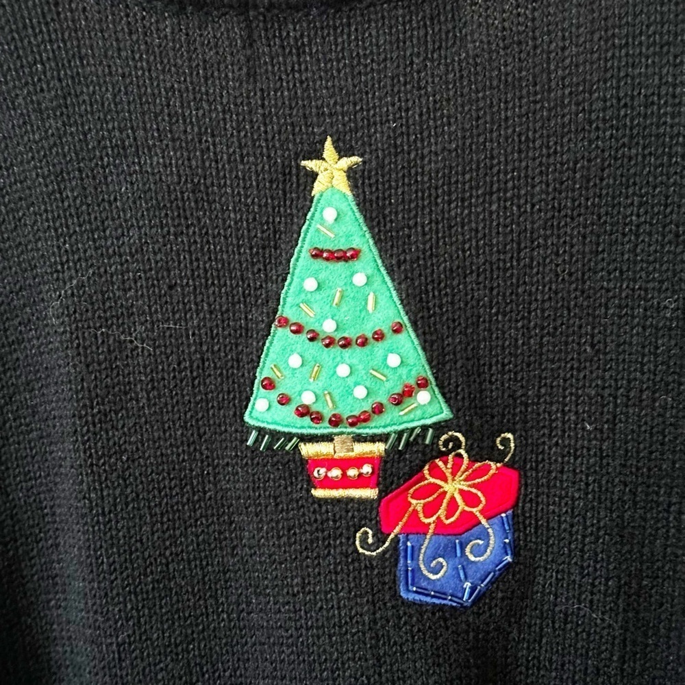 Vintage TIARA INTERNATIONAL Embroidered Zip Up Santa Clause Christmas Sweater LG - Picture 8 of 9